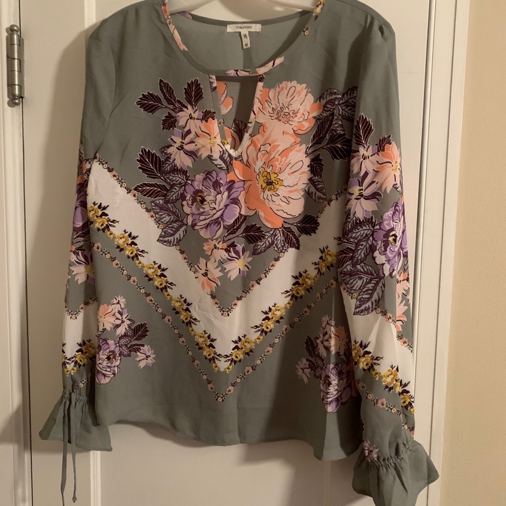 Women’s dress top